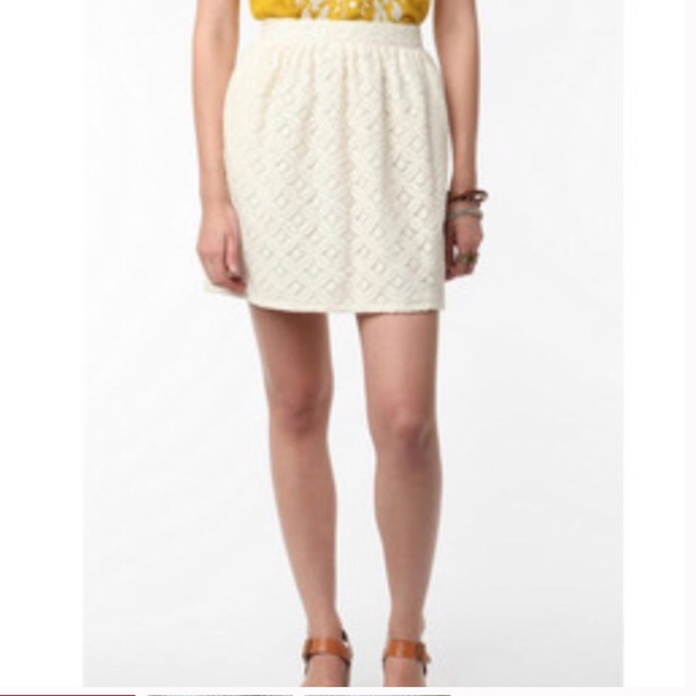 Pins and Needles UO Cream Lace Overlay Skirt Twee size 12